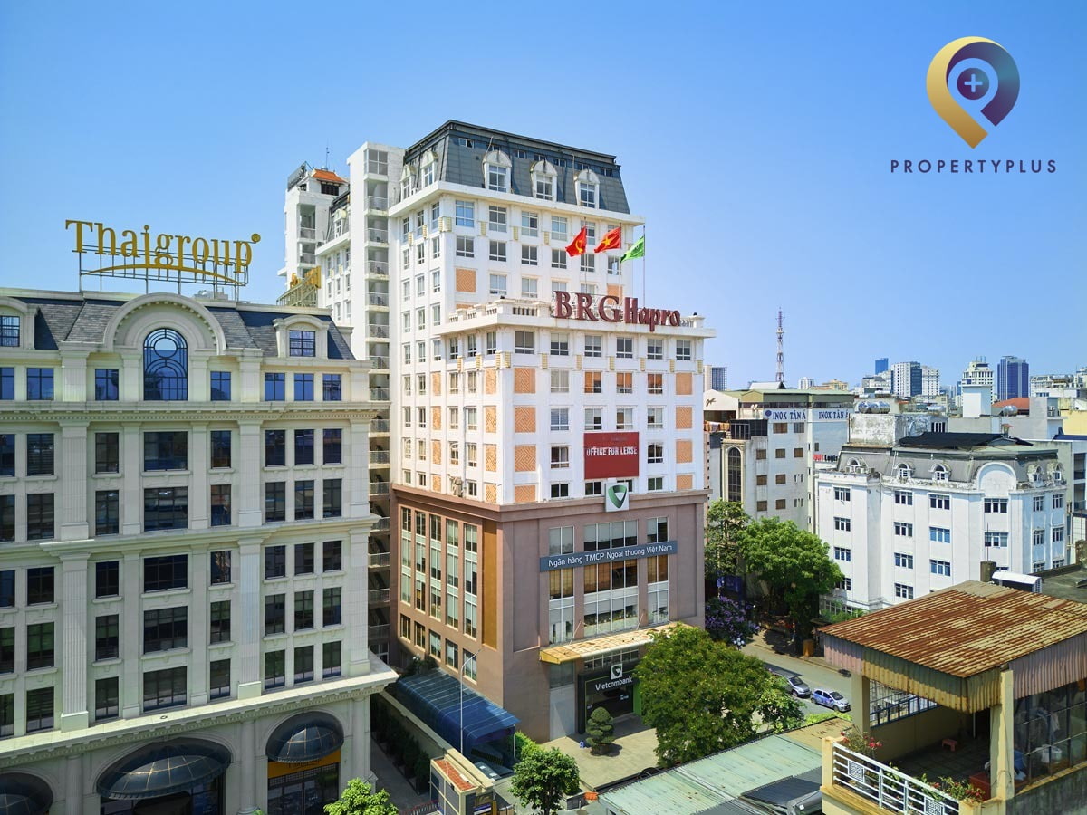 Toàn cảnh mặt ngoài tòa nhà văn phòng Hapro Building với kiến trúc hiện đại và nổi bật tại Hà Nội - hình ảnh từ Property Plus